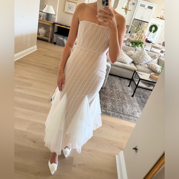 Alizee Strapless Dress in white. God Save Queens - Picture 6 of 6